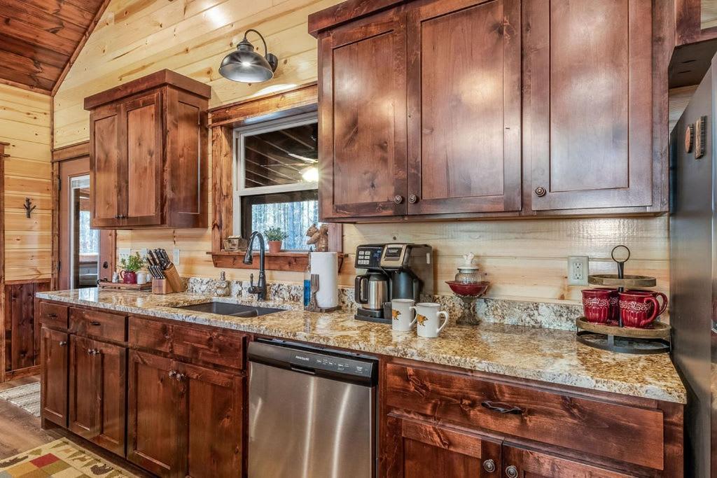 Double Trouble Cabin: Luxury Retreat Near Hochatown & Beavers Bend *