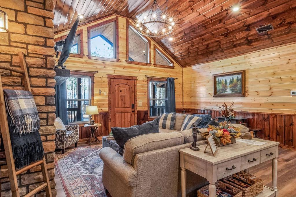 Double Trouble Cabin: Luxury Retreat Near Hochatown & Beavers Bend * Broken Bow